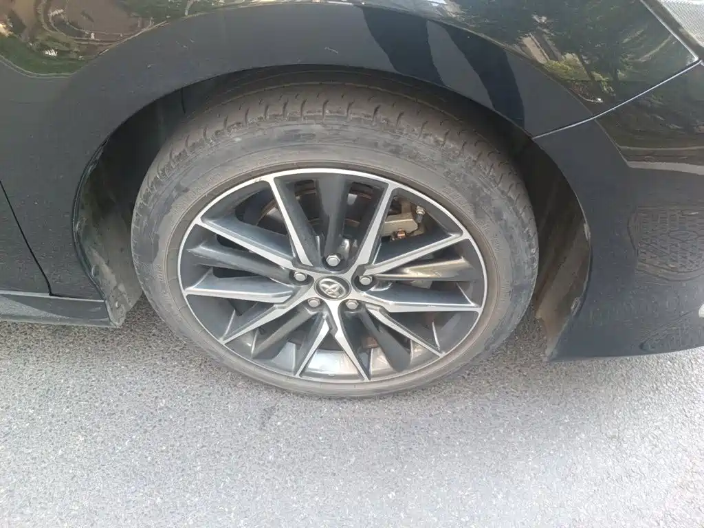 Toyota Camry — миниатюра 24