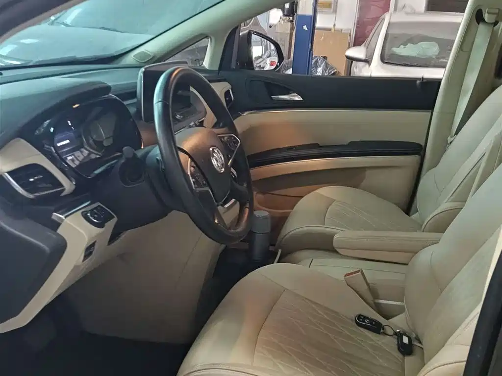 Buick GL8 2023 Luxury
