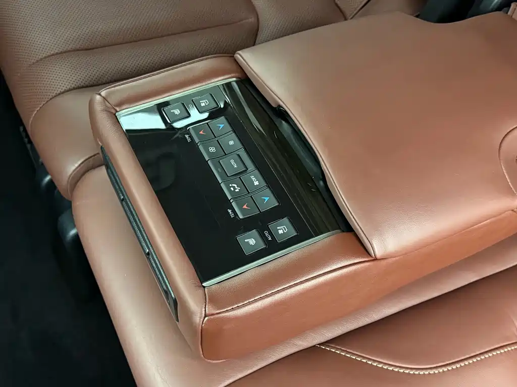 Lexus LX — миниатюра 13