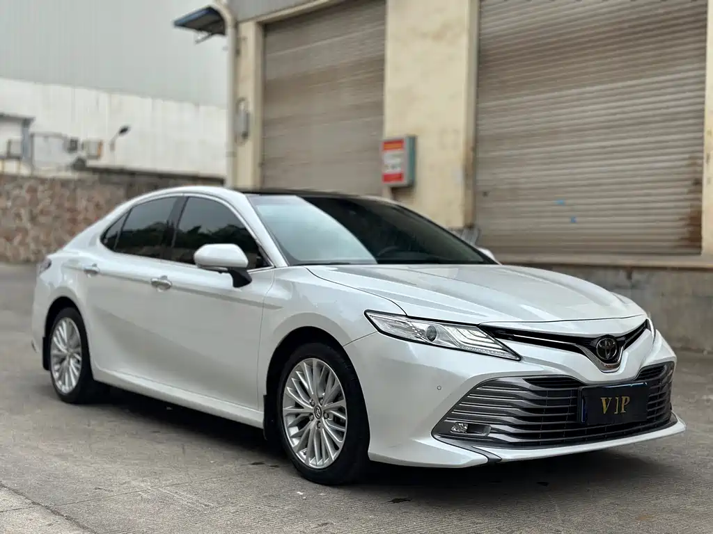 TOYOTA CAMRY