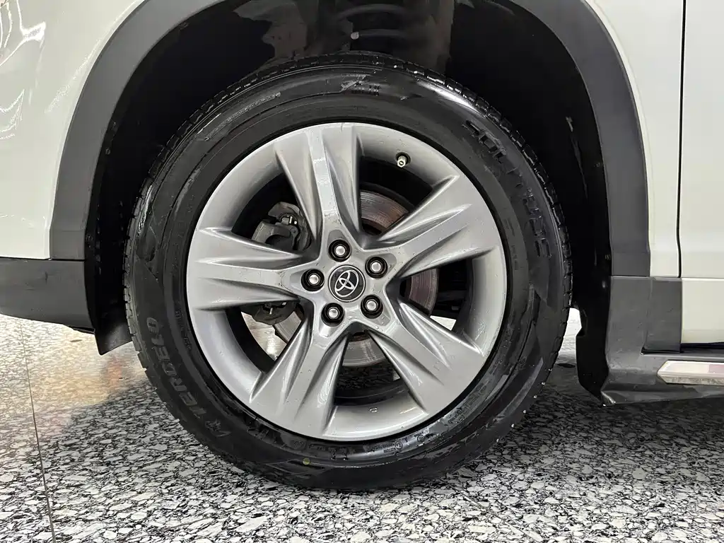 Toyota Highlander — миниатюра 15