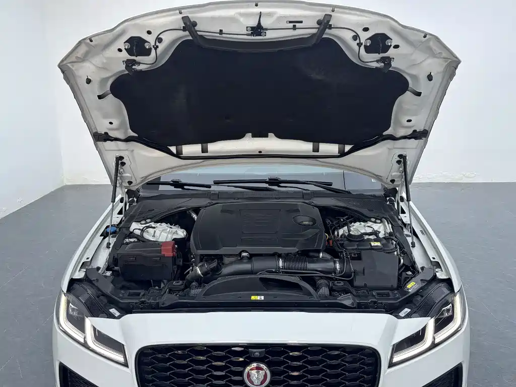 Jaguar XFL — миниатюра 15