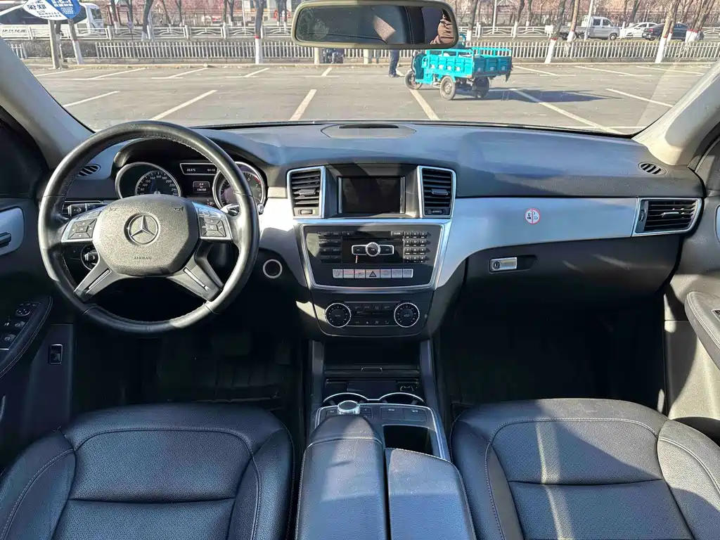 Mercedes-Benz M-Class — миниатюра 10