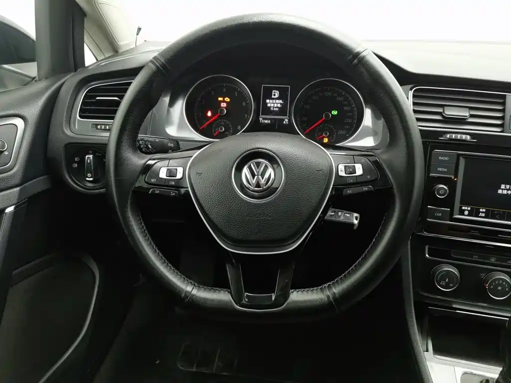 Volkswagen Golf — миниатюра 11