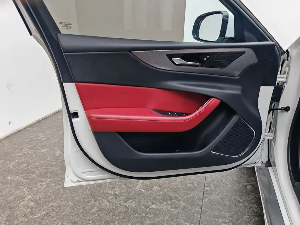 Jaguar XEL — миниатюра 19