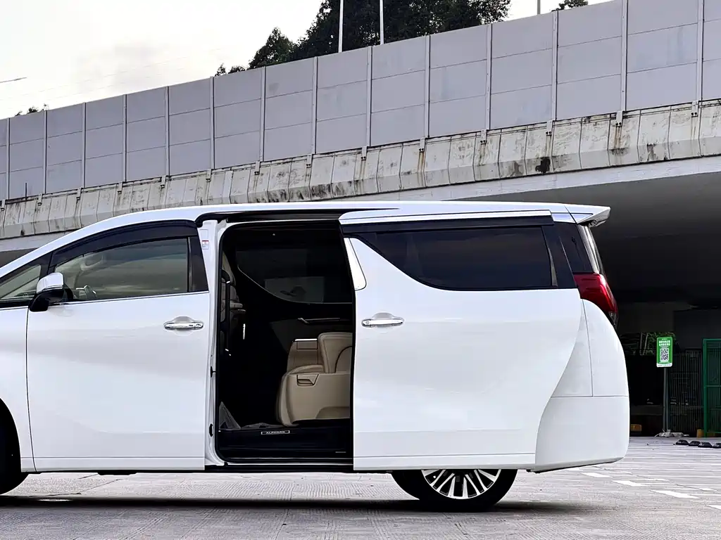 Toyota Alphard 2015 3.5L Luxury