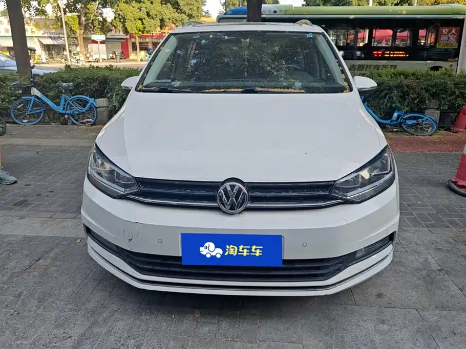 Volkswagen Touran — миниатюра 2