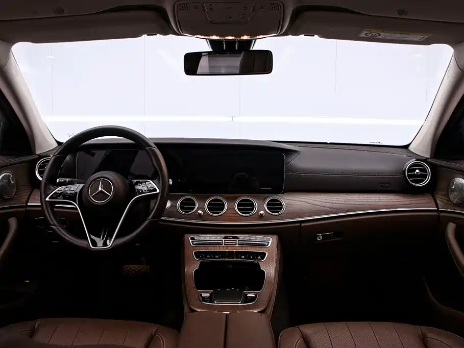Mercedes-Benz E-Class E 2023 E 300 L Fashion