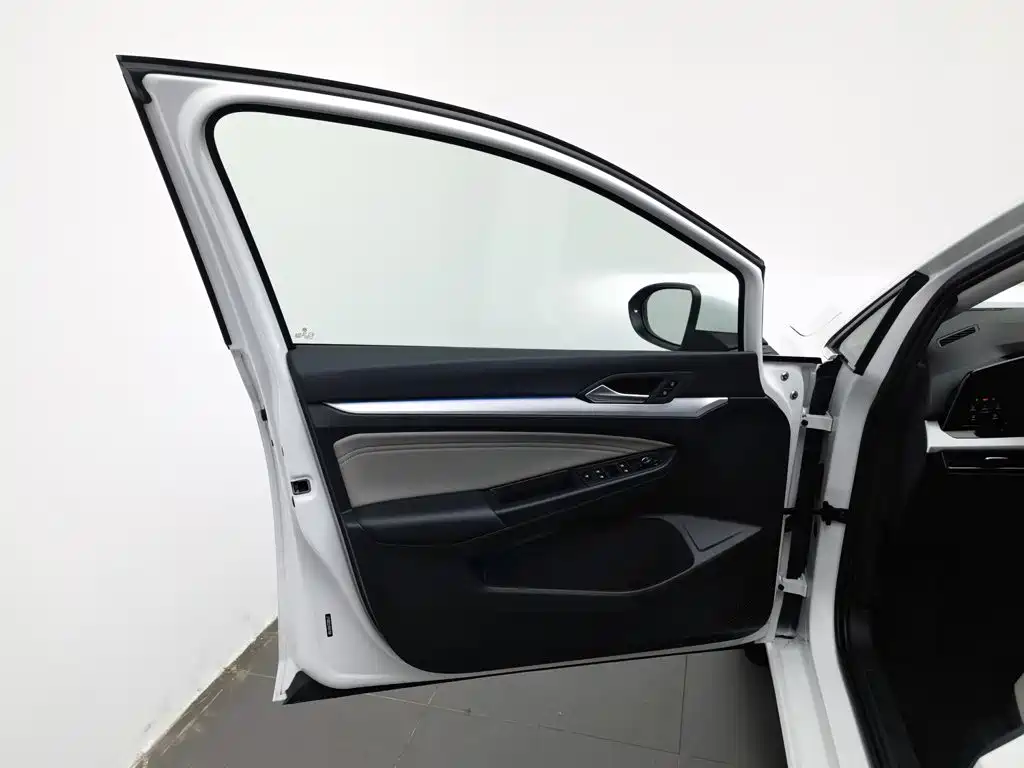 Volkswagen Golf — миниатюра 8