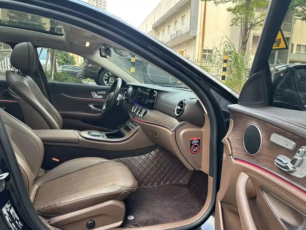Mercedes-Benz E-Class — миниатюра 8