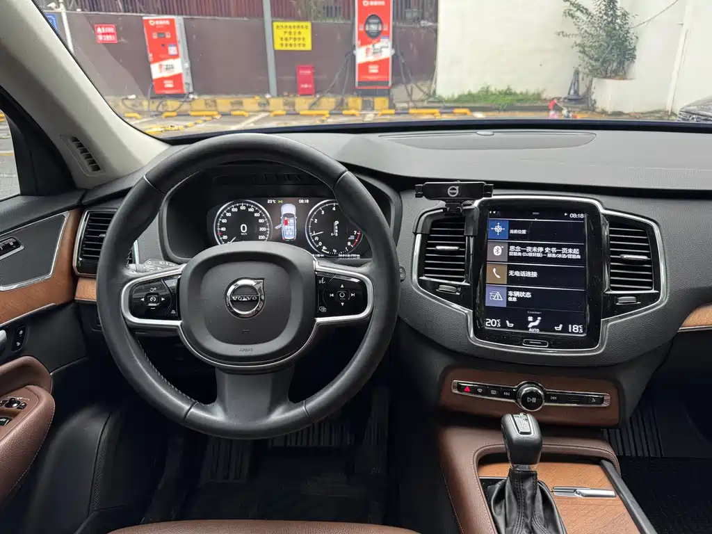 Volvo XC90 — миниатюра 8