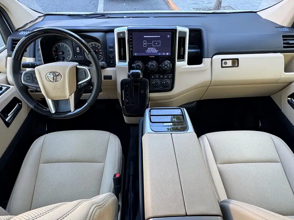Toyota Hiace — миниатюра 19