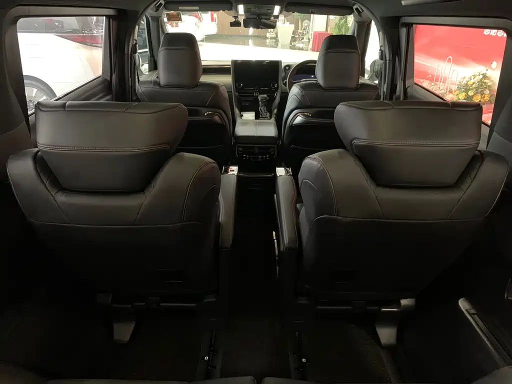 Toyota Alphard — фотографии объявления, Фото 11