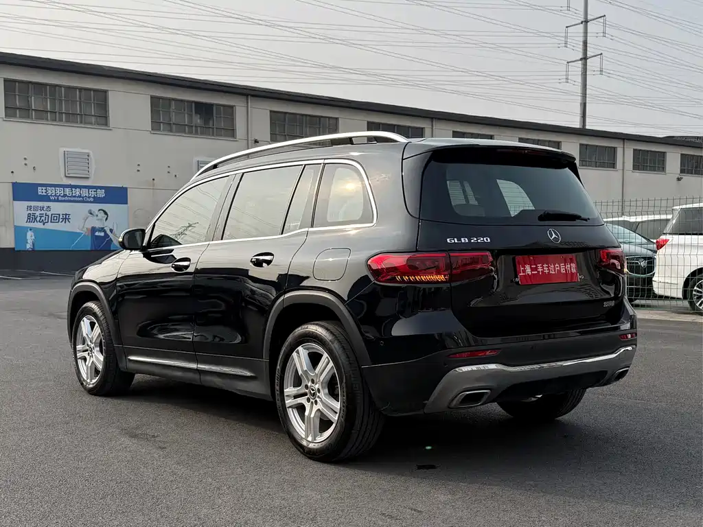 MERCEDES-BENZ GLB