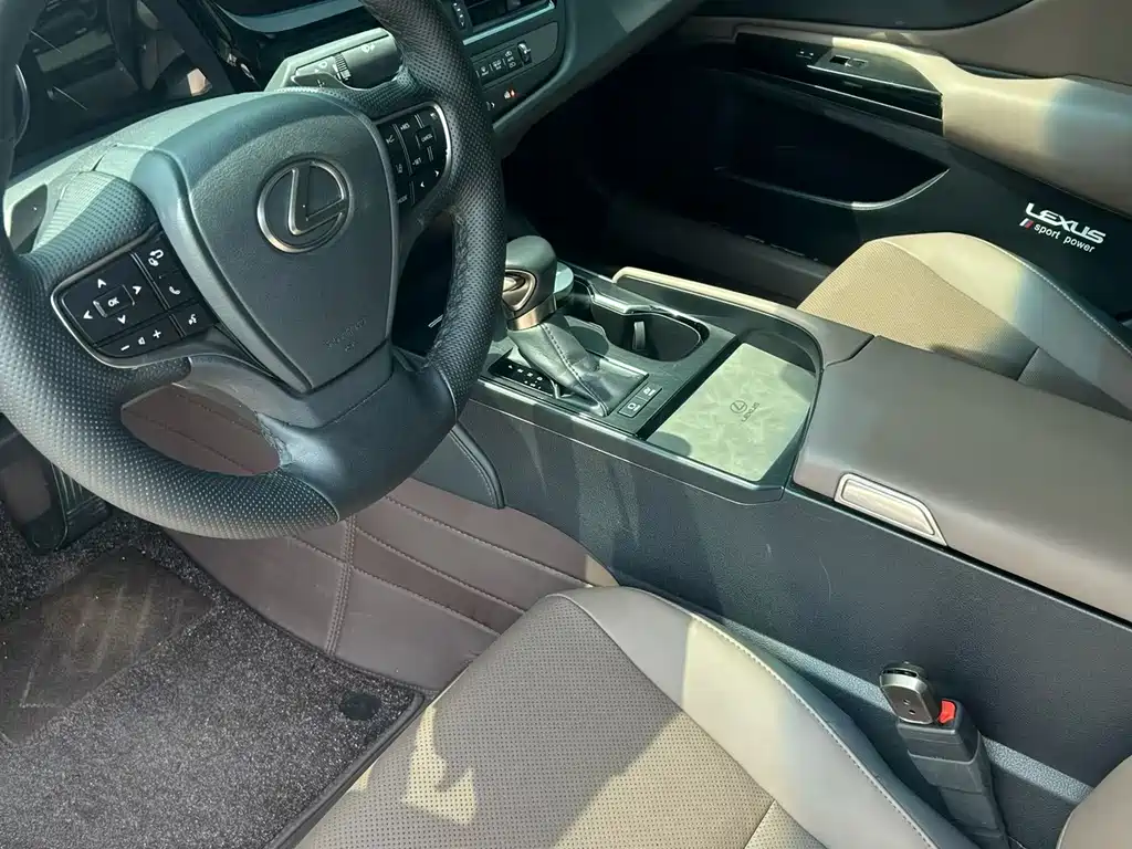 Lexus ES 2023 200