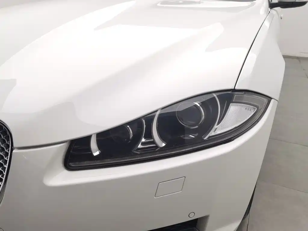 Jaguar XF — миниатюра 7