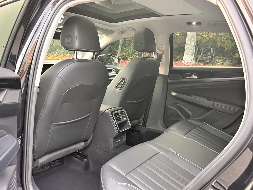 Volkswagen Passat 2022 330TSI Elite