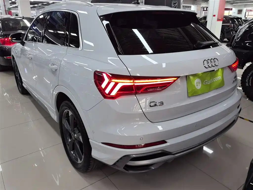 Audi Q3 2023 35 TFSI Fashion (1.5T)