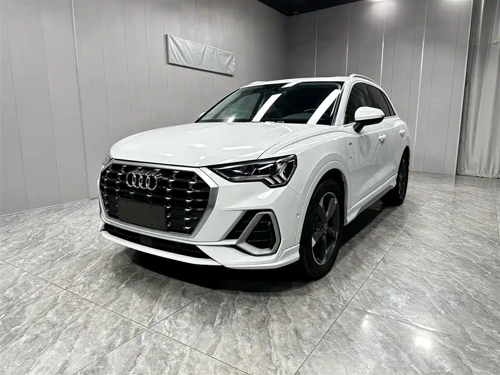 Купить Audi Q3