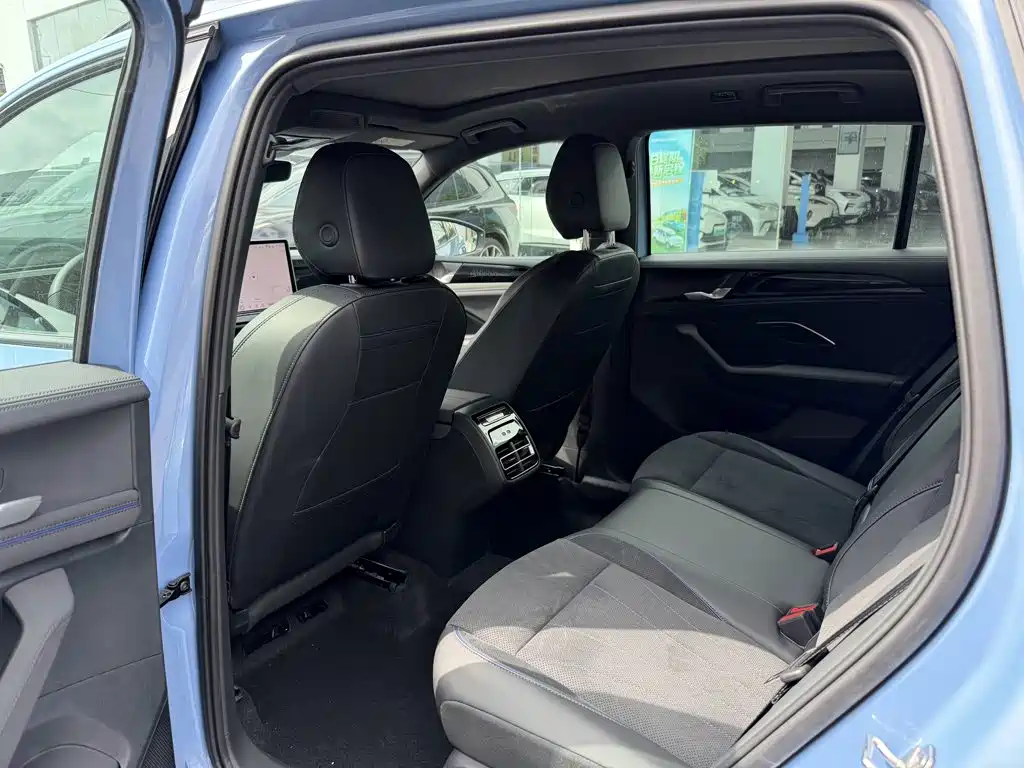 Volkswagen Tiguan L — миниатюра 5