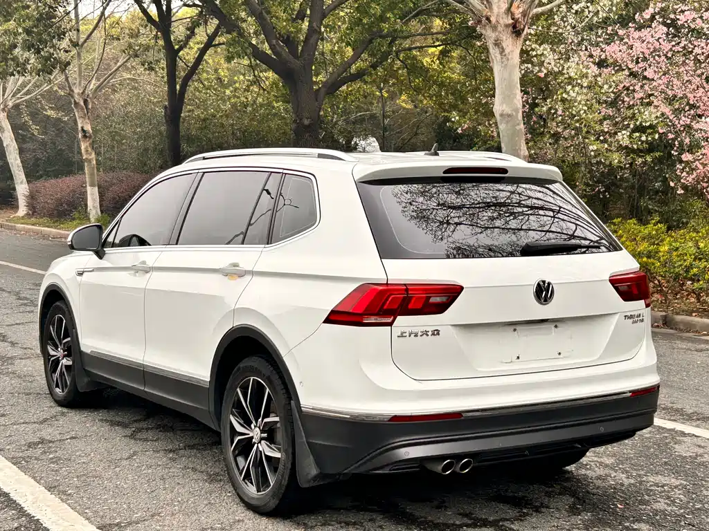 Volkswagen Tiguan L L 2020 330TSI AT Luxury VI