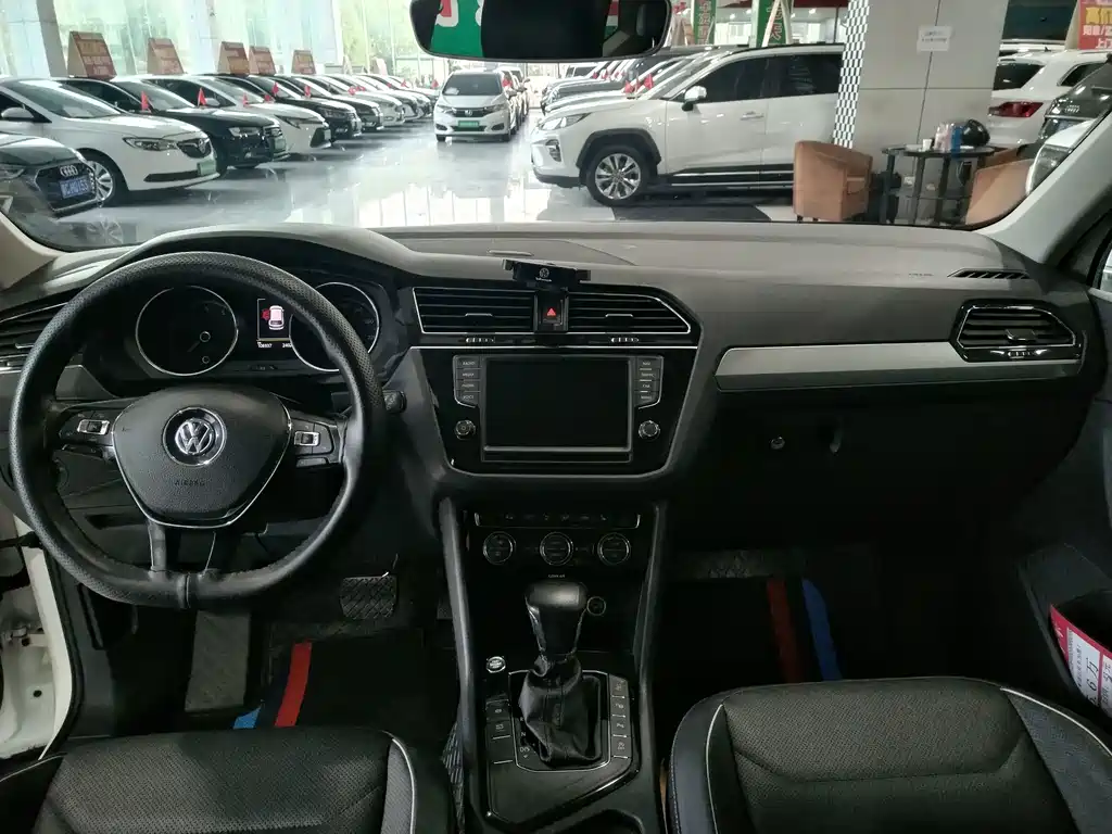 Volkswagen Tiguan L — миниатюра 4