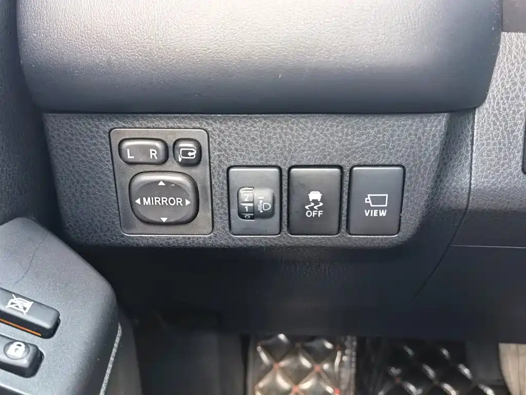 Toyota RAV4 — миниатюра 23
