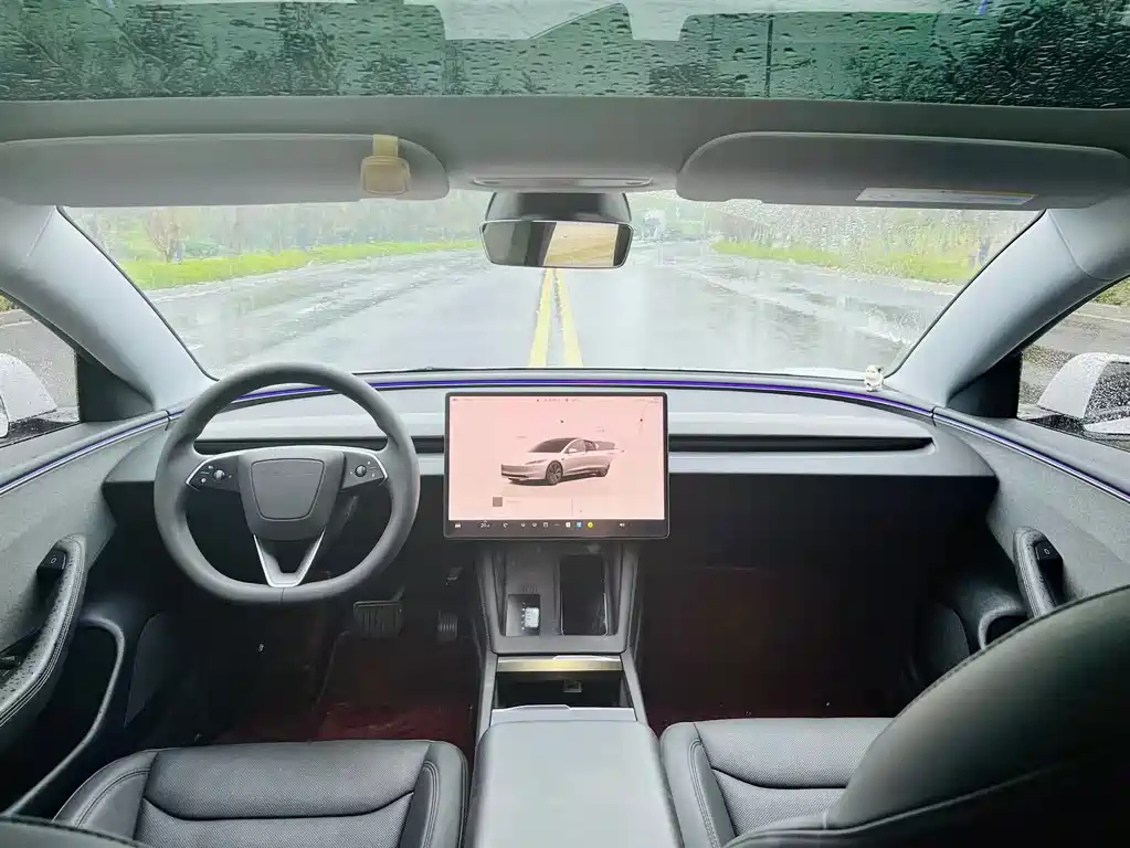 Tesla Model 3 — миниатюра 6