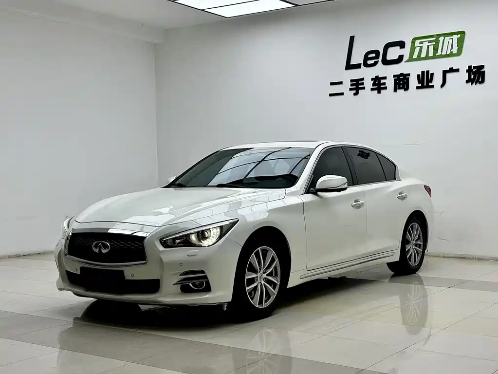 Купить Infiniti Q50L