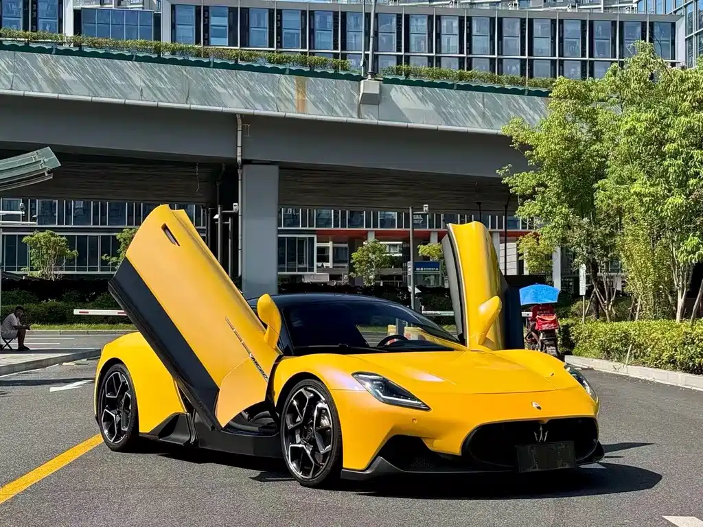 Maserati MC20 — миниатюра 3