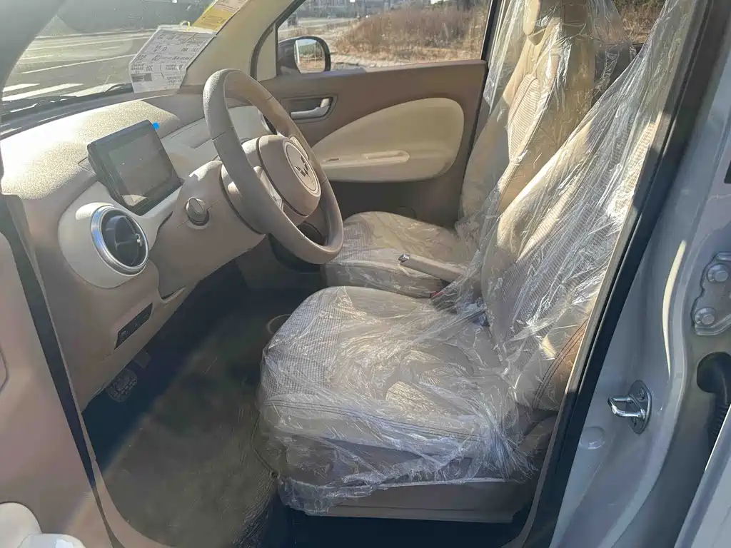 Wuling MINIEV — миниатюра 6
