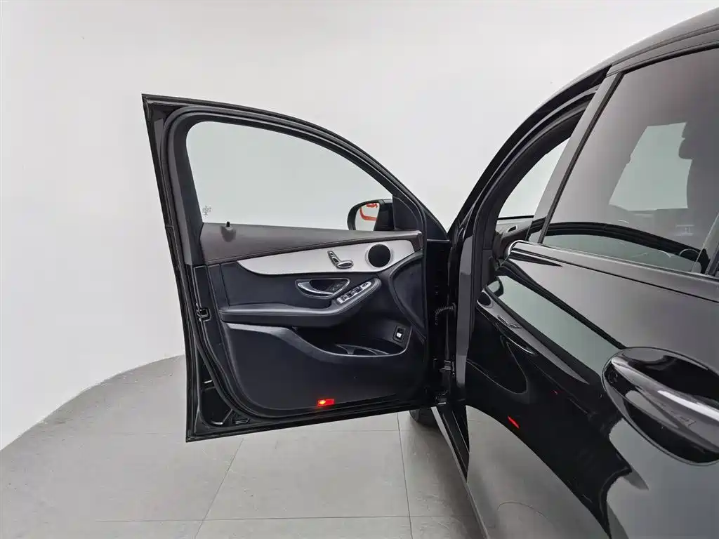 Mercedes-Benz GLC 2018 GLC 200 4MATIC SUV