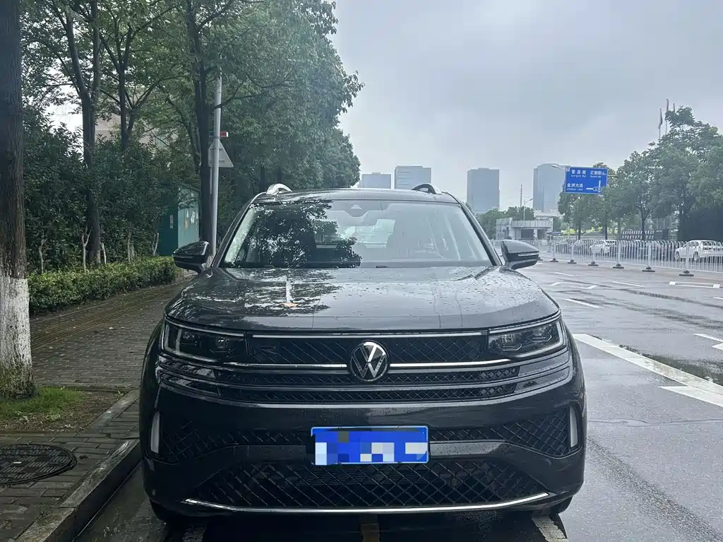 Volkswagen Tavendor 2023 380TSI R-Line