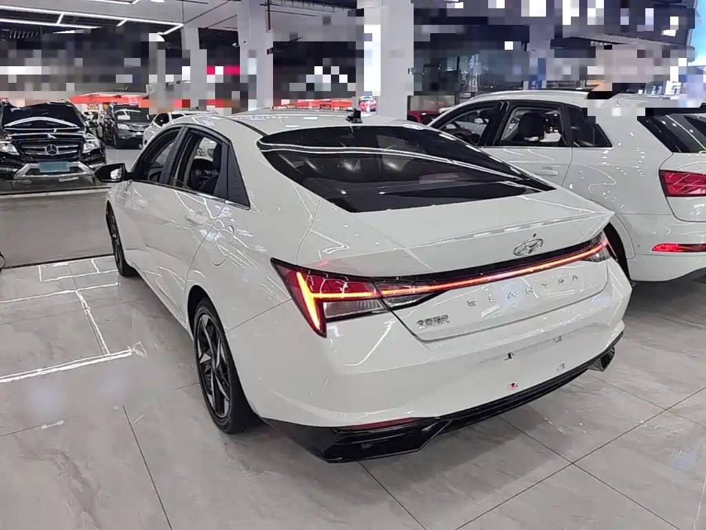 Hyundai Elantra — миниатюра 5