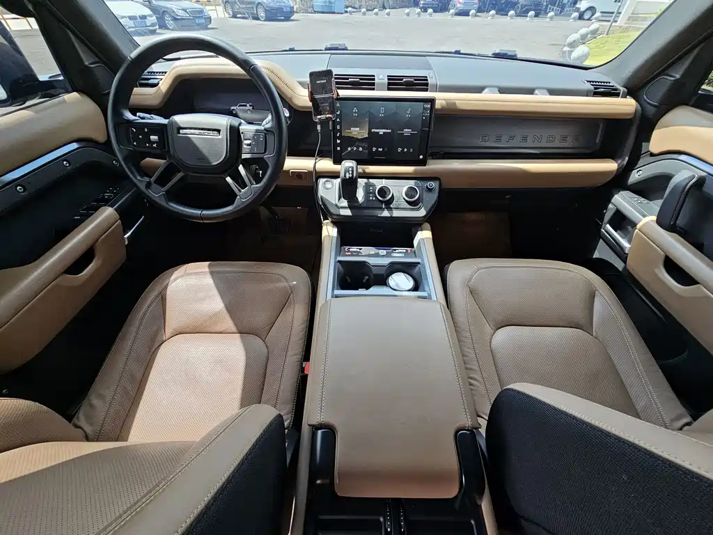 Land Rover Defender — миниатюра 5