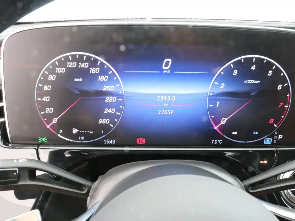 MERCEDES-BENZ E CLASS