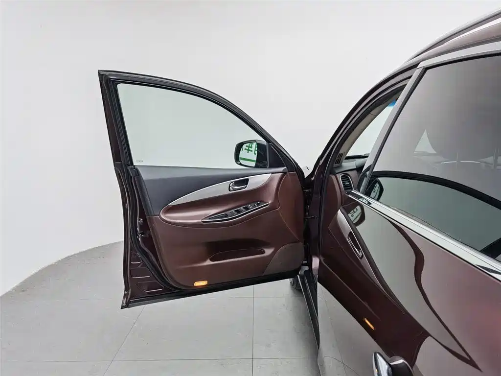 Infiniti QX50 2015 2.5L Enjoy