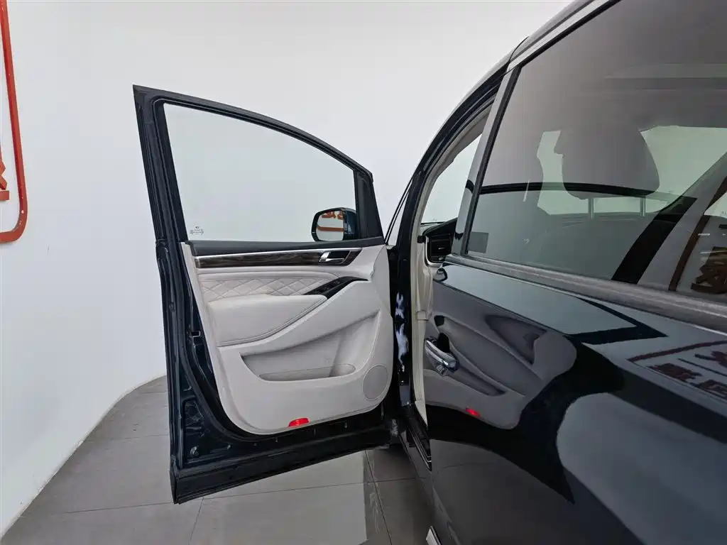 GAC M8 2018 320T Luxury