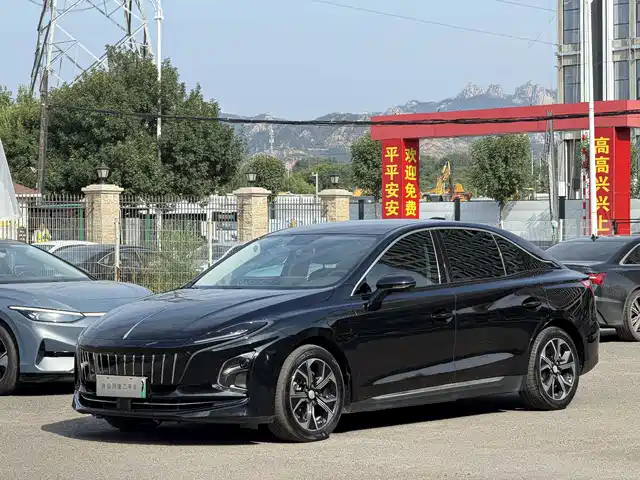2024 Hongqi E-QM5