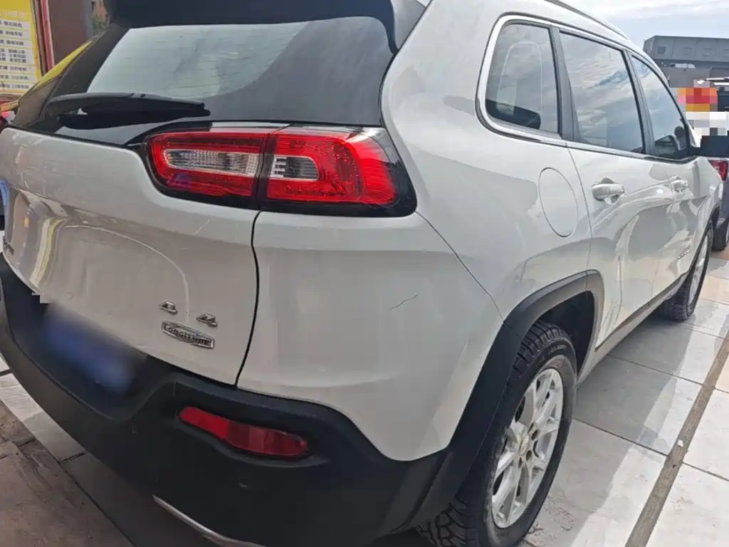 Jeep Cherokee — миниатюра 7