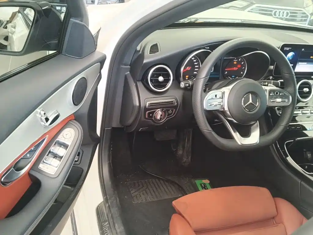 Mercedes-Benz C-Class — миниатюра 16