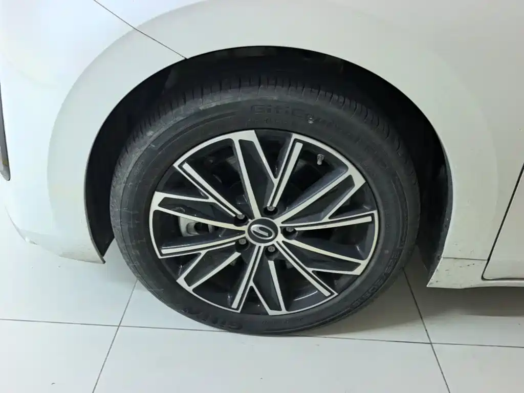 GAC Motor Trumpchi E8 PHEV — миниатюра 23