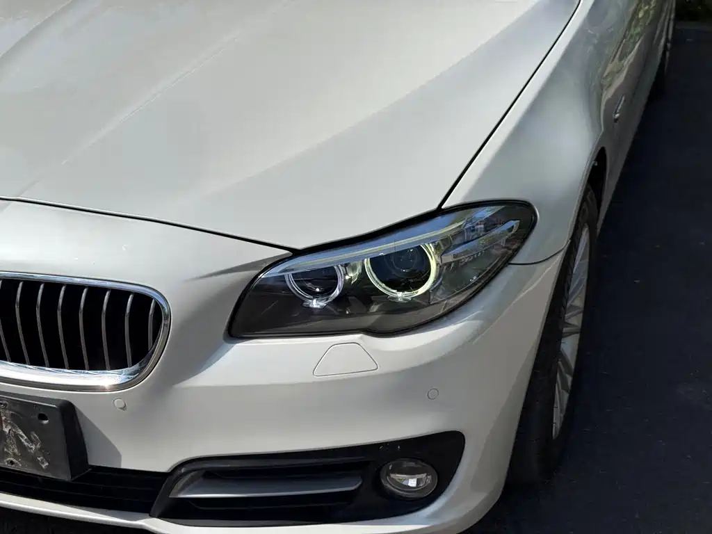 BMW 5 Series — миниатюра 17