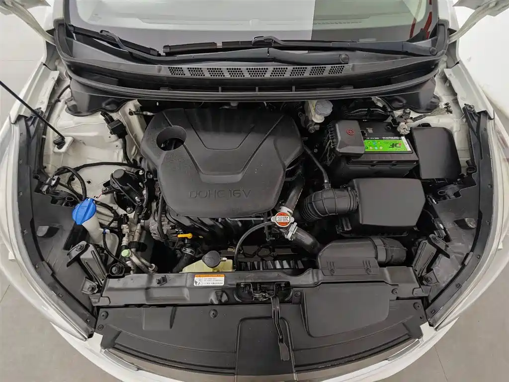 Hyundai Elantra 2016 1.6L AT Luxury