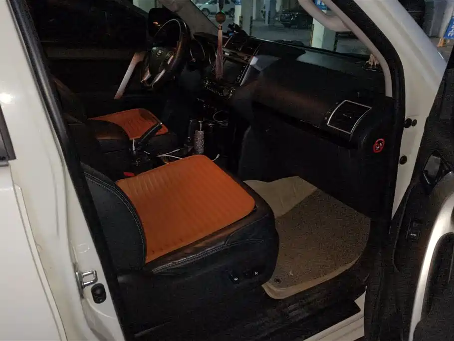 Toyota Land Cruiser Prado 2016 2.7L AT Standard