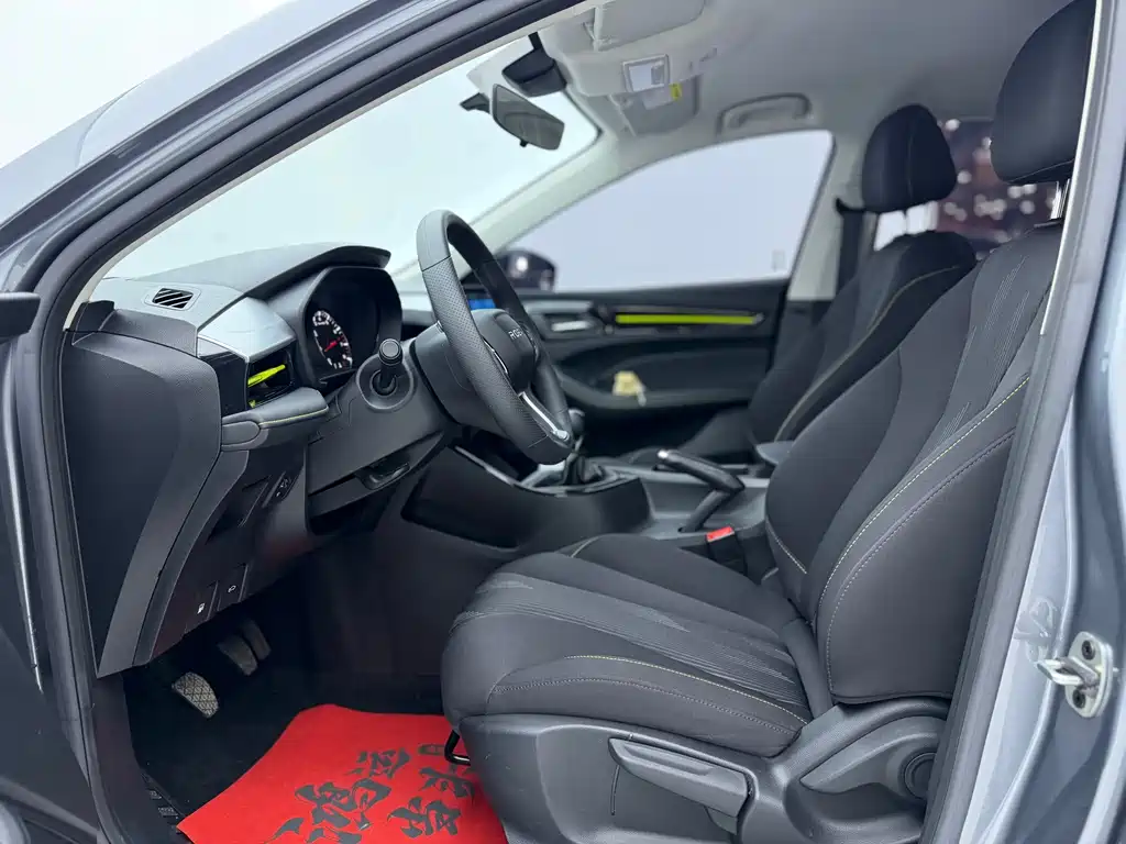 Roewe i5 2021 1.5L MT