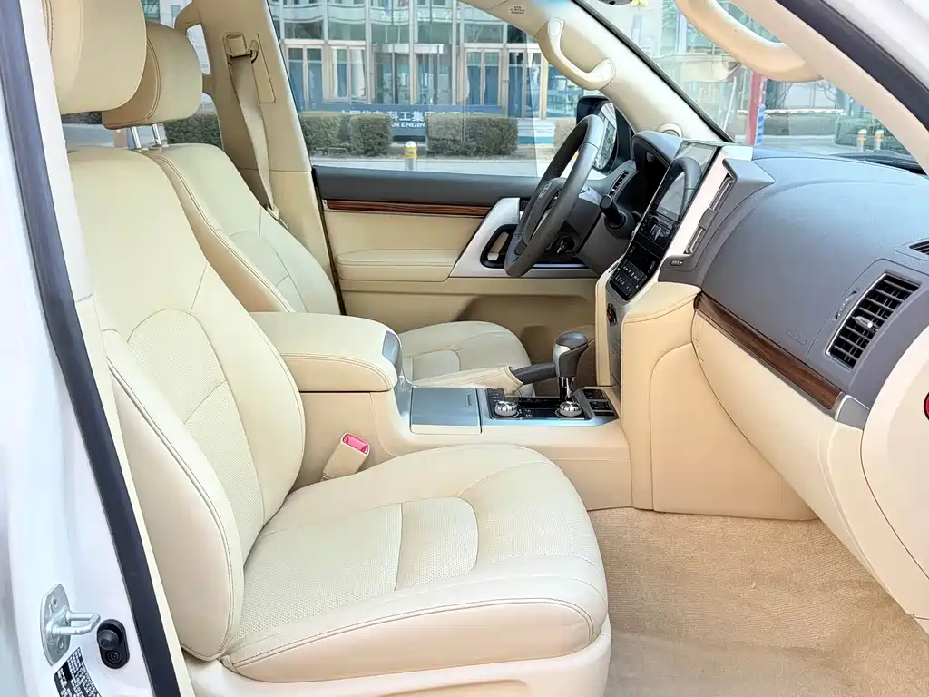 Toyota Land Cruiser 2016 4.0L AT VX