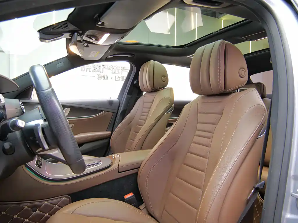 Mercedes-Benz E-Class — миниатюра 9