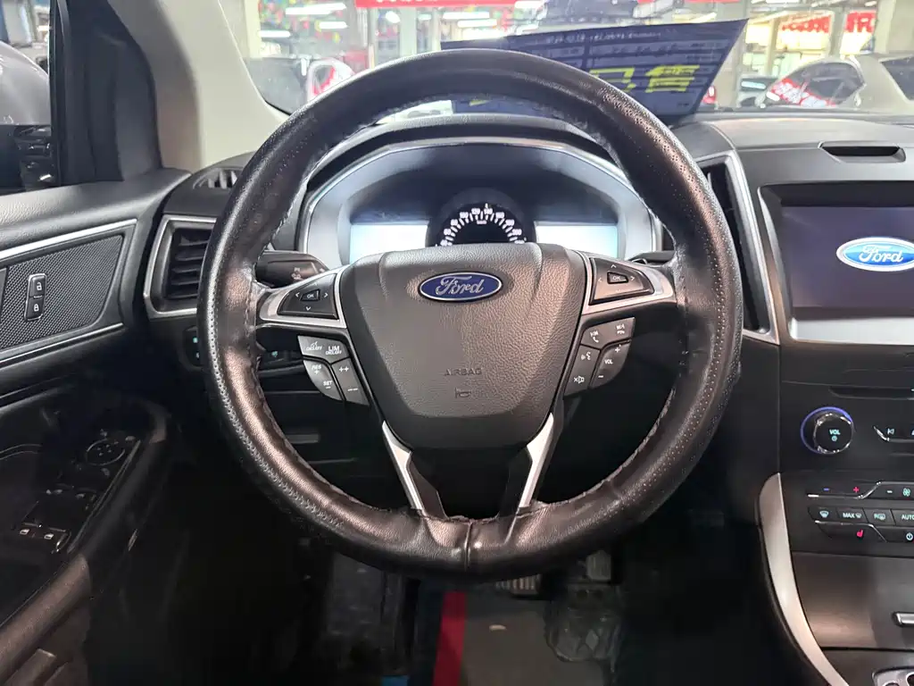 Ford Edge — миниатюра 14