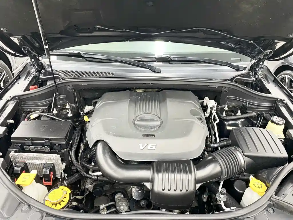 Jeep Grand Cherokee (Import) — миниатюра 24